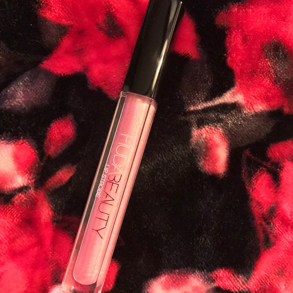 Huda Beauty Lip Strobe